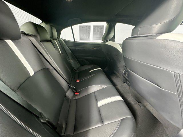 Photo of 2025 Ice Cap Toyota Camry