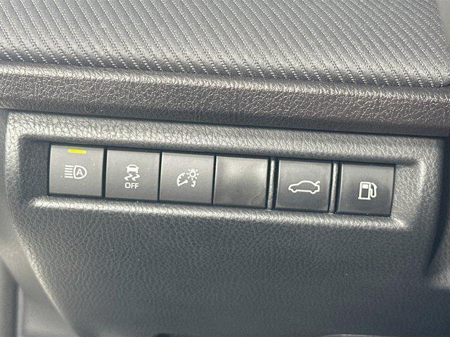 Photo of 2025 Ice Cap Toyota Camry