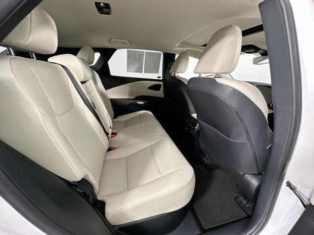 Photo of 2023 Eminent White Pearl Lexus RX 350