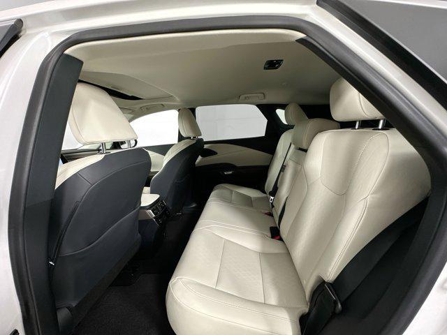 Photo of 2023 Eminent White Pearl Lexus RX 350