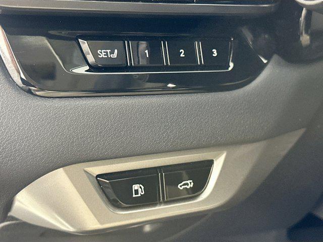 Photo of 2023 Eminent White Pearl Lexus RX 350