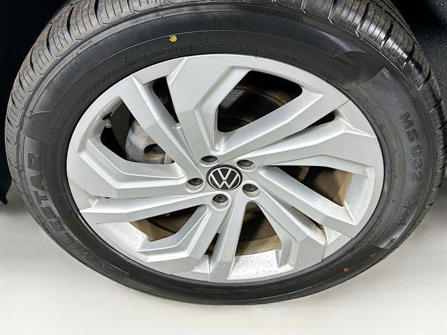 Photo of 2022 Tourmaline Blue Metallic Volkswagen Atlas