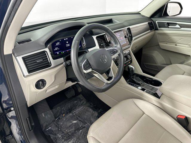 Photo of 2022 Tourmaline Blue Metallic Volkswagen Atlas