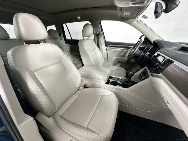 Photo of 2022 Tourmaline Blue Metallic Volkswagen Atlas