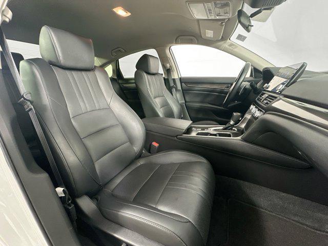 Photo of 2021 Platinum White Pearl Honda Accord