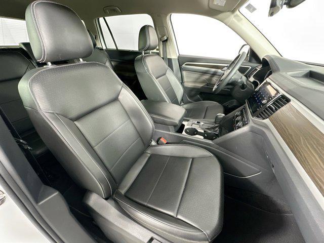Photo of 2022 Pure White Volkswagen Atlas