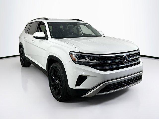 Photo of 2022 Pure White Volkswagen Atlas