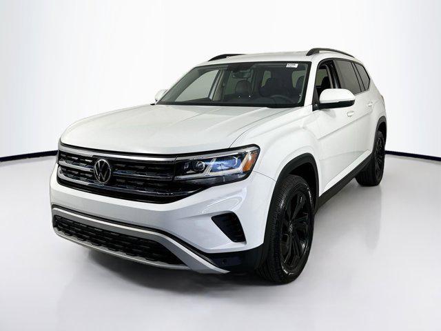 Photo of 2022 Pure White Volkswagen Atlas