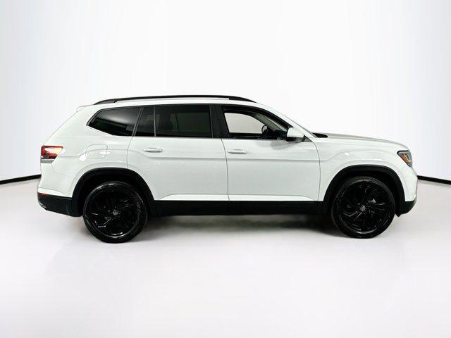 Photo of 2022 Pure White Volkswagen Atlas