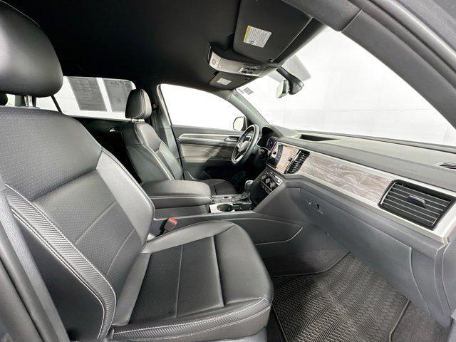 Photo of 2022 Platinum Gray Metallic Volkswagen Atlas Cross Sport