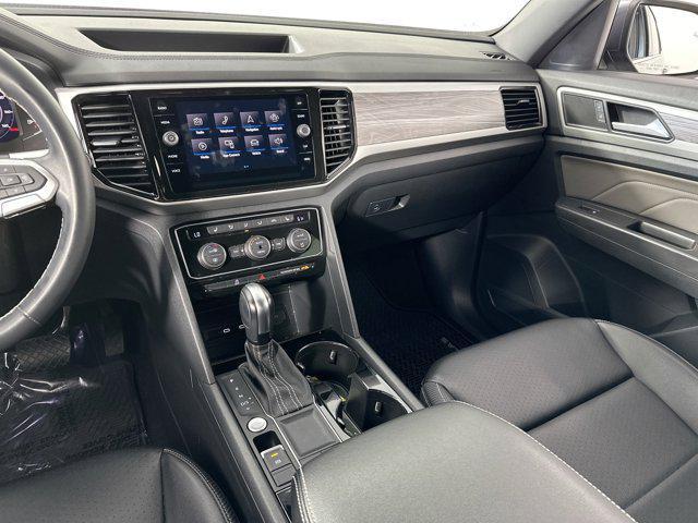Photo of 2022 Platinum Gray Metallic Volkswagen Atlas Cross Sport