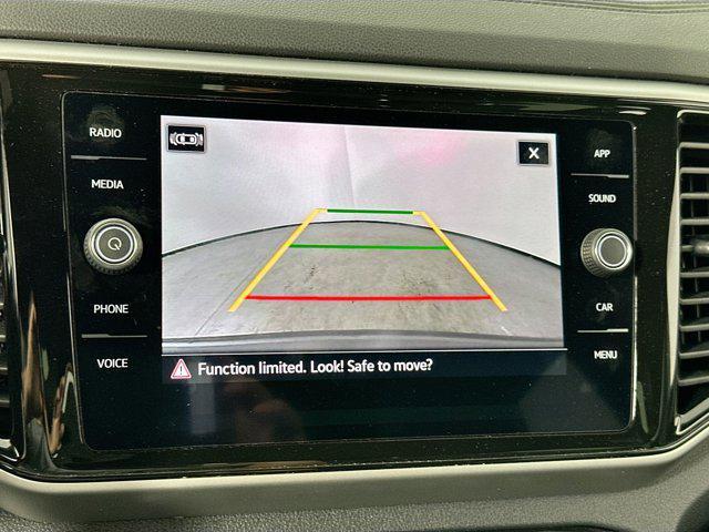 Photo of 2022 Platinum Gray Metallic Volkswagen Atlas Cross Sport