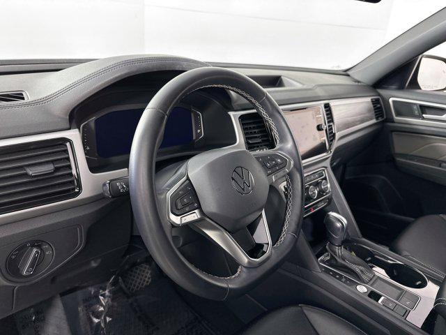 Photo of 2022 Platinum Gray Metallic Volkswagen Atlas Cross Sport