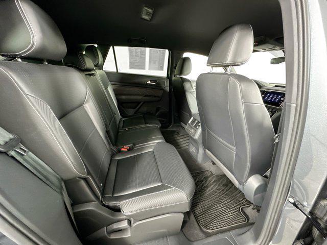 Photo of 2022 Platinum Gray Metallic Volkswagen Atlas Cross Sport