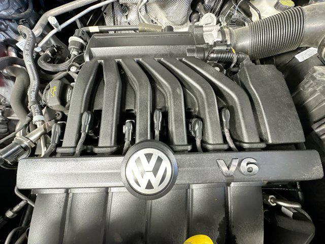 Photo of 2022 Platinum Gray Metallic Volkswagen Atlas Cross Sport