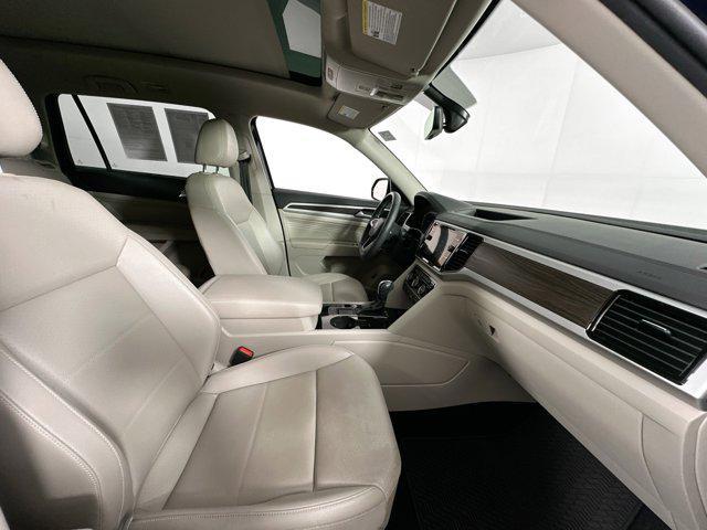 Photo of 2022 Tourmaline Blue Metallic Volkswagen Atlas