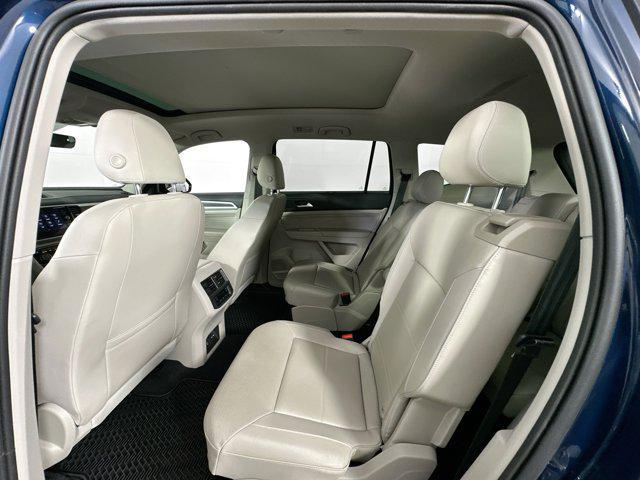 Photo of 2022 Tourmaline Blue Metallic Volkswagen Atlas