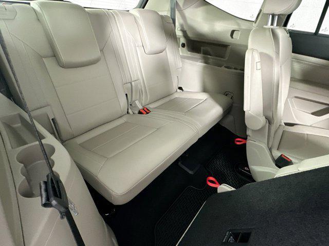 Photo of 2022 Tourmaline Blue Metallic Volkswagen Atlas