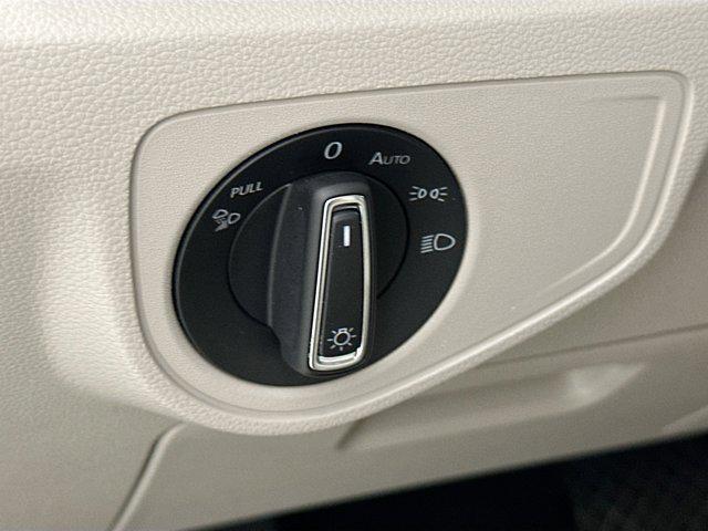 Photo of 2022 Tourmaline Blue Metallic Volkswagen Atlas