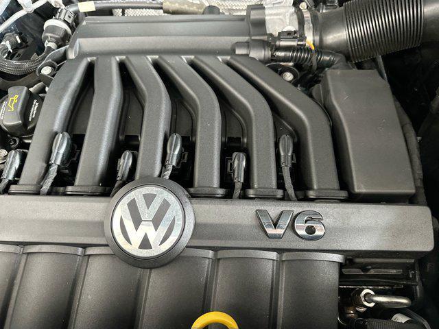 Photo of 2022 Tourmaline Blue Metallic Volkswagen Atlas
