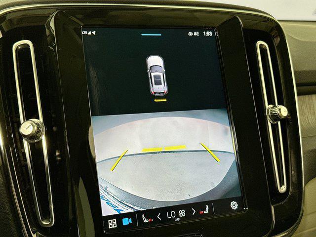 Photo of 2023 Silver Dawn Metallic Volvo XC40