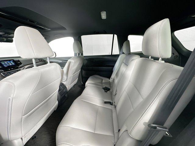 Photo of 2022 Platinum White Pearl Honda Passport