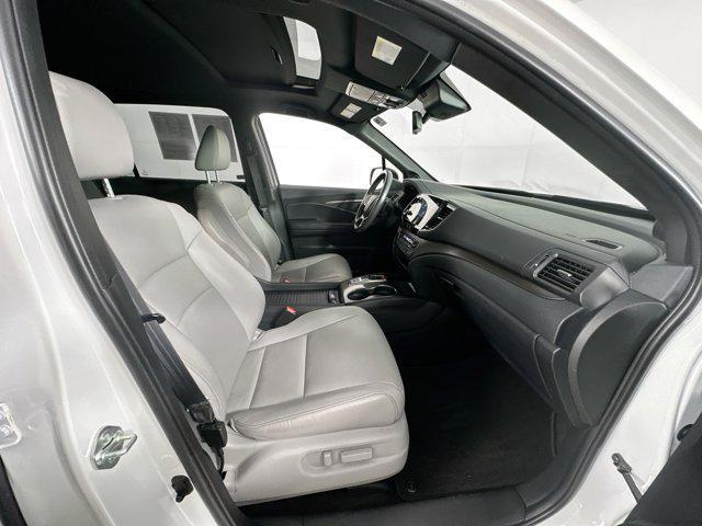 Photo of 2022 Platinum White Pearl Honda Passport