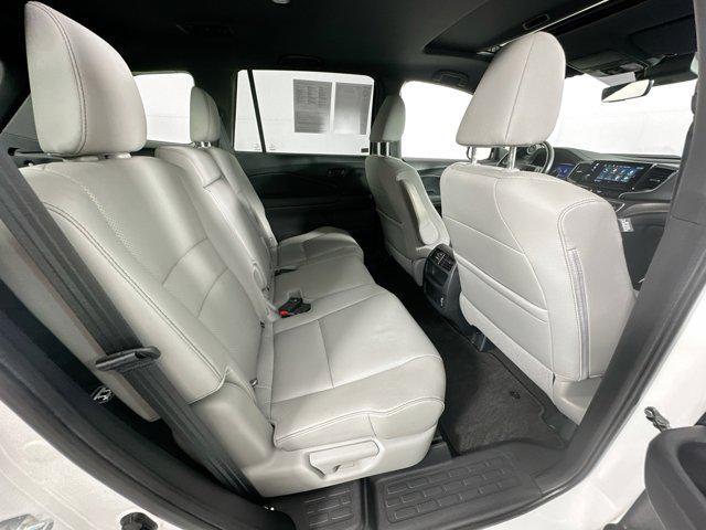 Photo of 2022 Platinum White Pearl Honda Passport