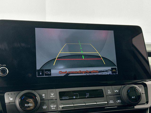 Photo of 2024 Wind Chill Pearl Toyota Grand Highlander