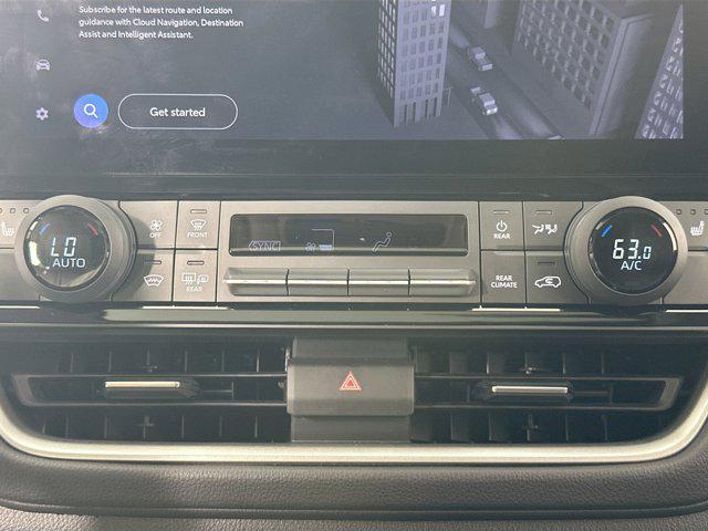 Photo of 2024 Wind Chill Pearl Toyota Grand Highlander