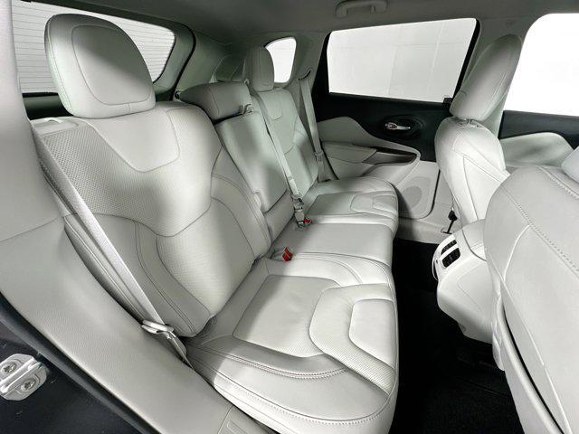 Photo of 2022 Granite Crystal Metallic Clearcoat Jeep Cherokee