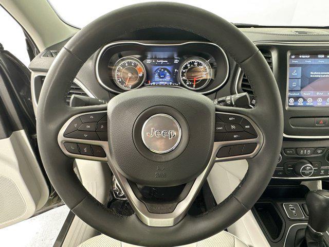 Photo of 2022 Granite Crystal Metallic Clearcoat Jeep Cherokee