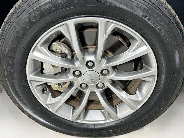 Photo of 2022 Granite Crystal Metallic Clearcoat Jeep Cherokee