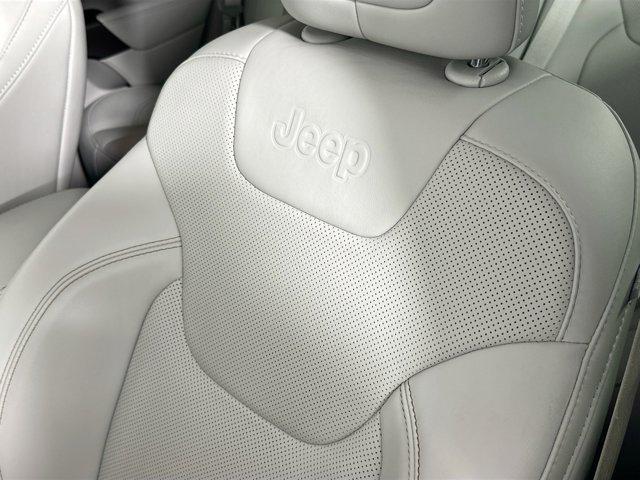 Photo of 2022 Granite Crystal Metallic Clearcoat Jeep Cherokee