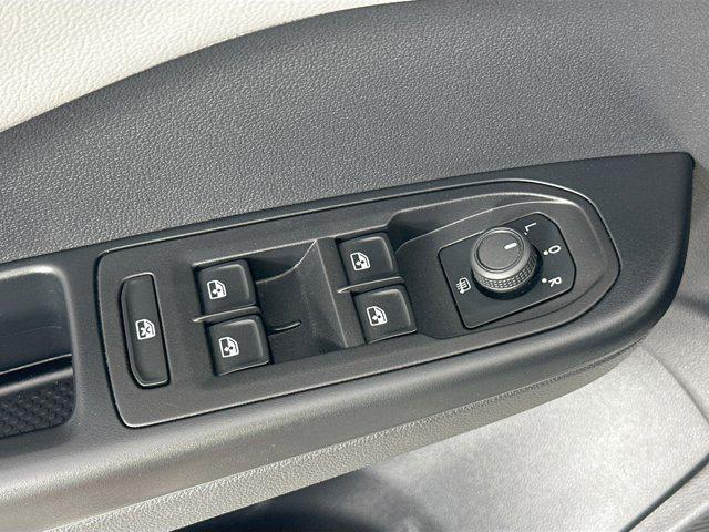 Photo of 2022 Pure White Volkswagen Taos