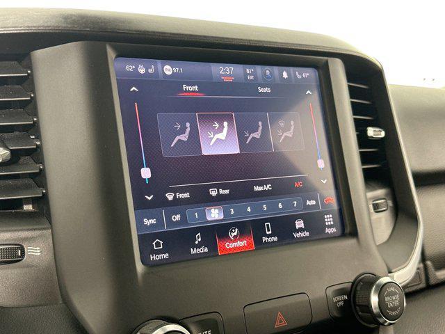 Photo of 2022 Diamond Black Crystal Pearlcoat RAM 1500