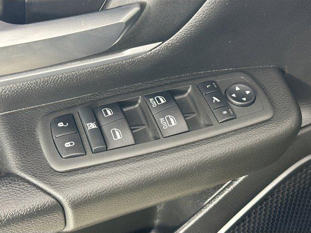 Photo of 2022 Diamond Black Crystal Pearlcoat RAM 1500