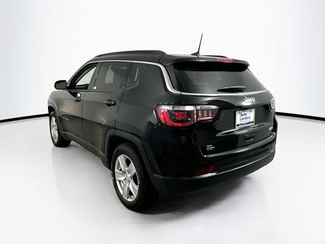 Photo of 2022 Diamond Black Crystal Pearlcoat Jeep Compass