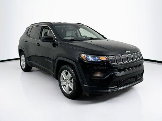 Photo of 2022 Diamond Black Crystal Pearlcoat Jeep Compass