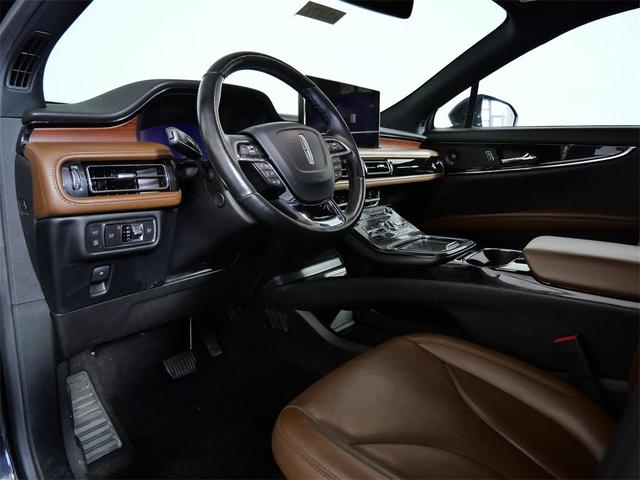 Photo of 2022 Infinite Black Metallic Clearcoat Lincoln Nautilus