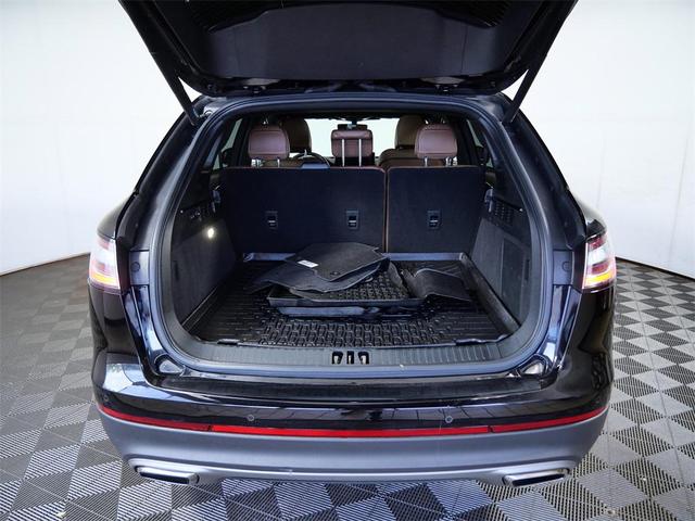 Photo of 2022 Infinite Black Metallic Clearcoat Lincoln Nautilus