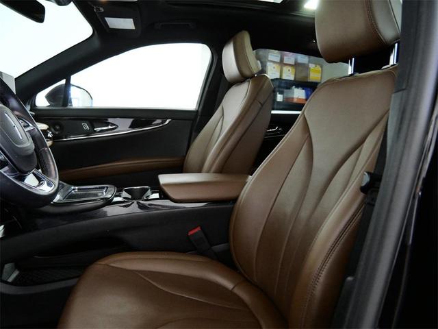 Photo of 2022 Infinite Black Metallic Clearcoat Lincoln Nautilus