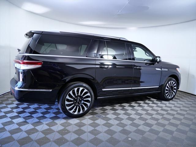 Photo of 2024 Infinite Black Metallic Clearcoat Lincoln Navigator