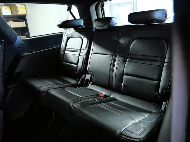 Photo of 2024 Infinite Black Metallic Clearcoat Lincoln Navigator