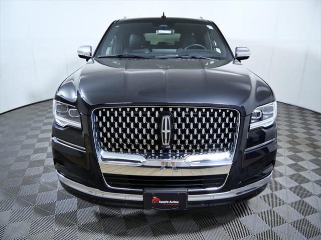 Photo of 2024 Infinite Black Metallic Clearcoat Lincoln Navigator