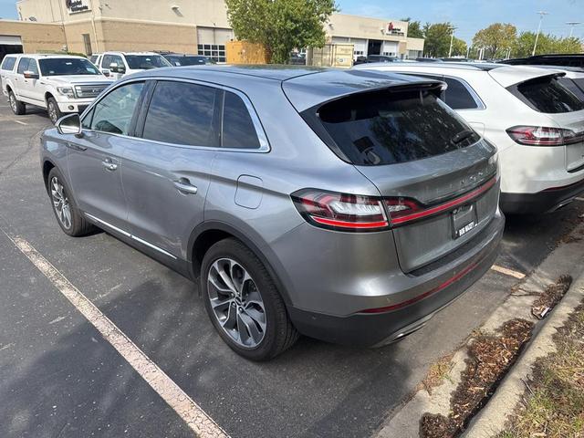 Photo of 2022 Radiance Metallic Lincoln Nautilus