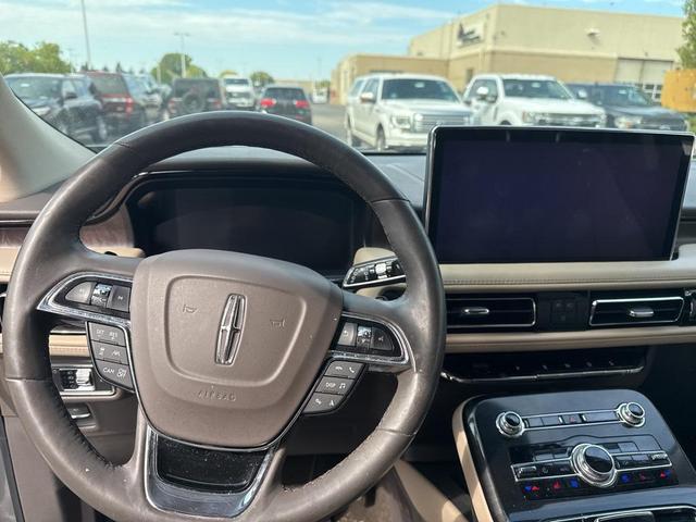 Photo of 2022 Radiance Metallic Lincoln Nautilus