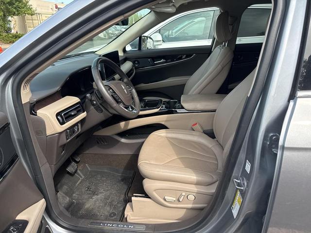 Photo of 2022 Radiance Metallic Lincoln Nautilus