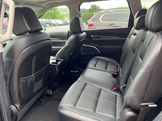 Photo of 2022 Ebony Black Kia Telluride