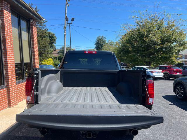 Photo of 2022 Diamond Black Crystal Pearlcoat RAM 1500 Classic
